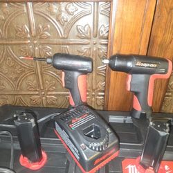 Snap On    2 Drill &  Torque   With 2 Drills & 2 Batteries 