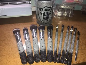 Makeup brushes