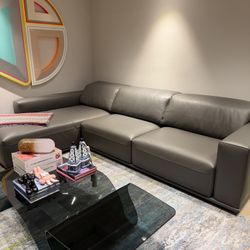 ALL LEATHER ITALIAN SOFA BY GYFORM