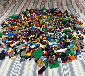 Massive LEGO Bulk Lot w/ Minifigures & Tons of Pieces - Mixed Collection