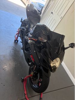 Suzuki GSXR  750