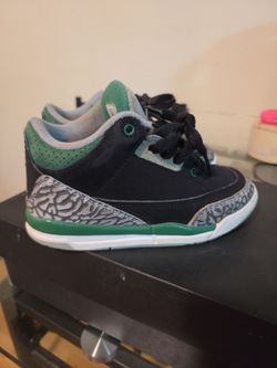 Air Jordan 3s