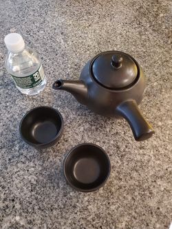 Tea kettle with two cups