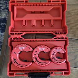 Milwaukee Close Quarter Tubing Cutter