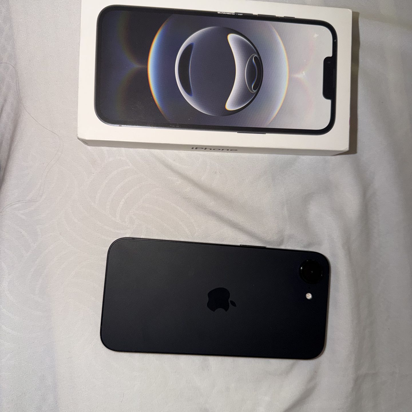 iPhone 16e UNLOCKED — LIKE NEW