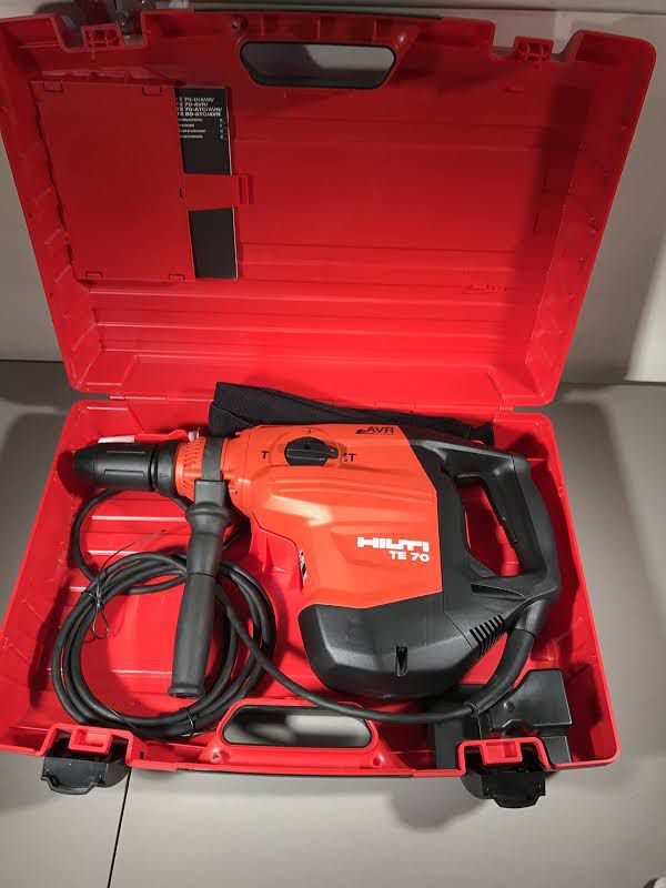 Hilti BRAND NEW TE 70 Rotary Hammer Drill Comes with Hard Case, Chisel, And Bit