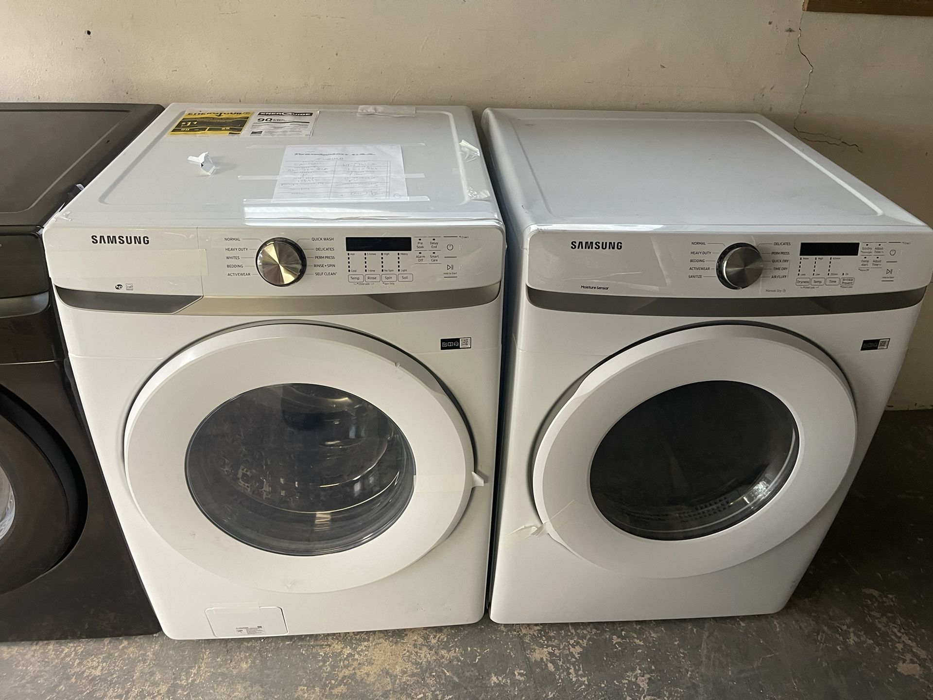 New Open Box Samsung Washer And Dryer 27” In Perfect Working Conditions 