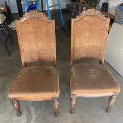 2 DINNING WOODEN CHAIRS , MIDDLE PIECE FOR DINNIG TABLE, 2 LAMP CABINETS For Living Room Or Bedroom !