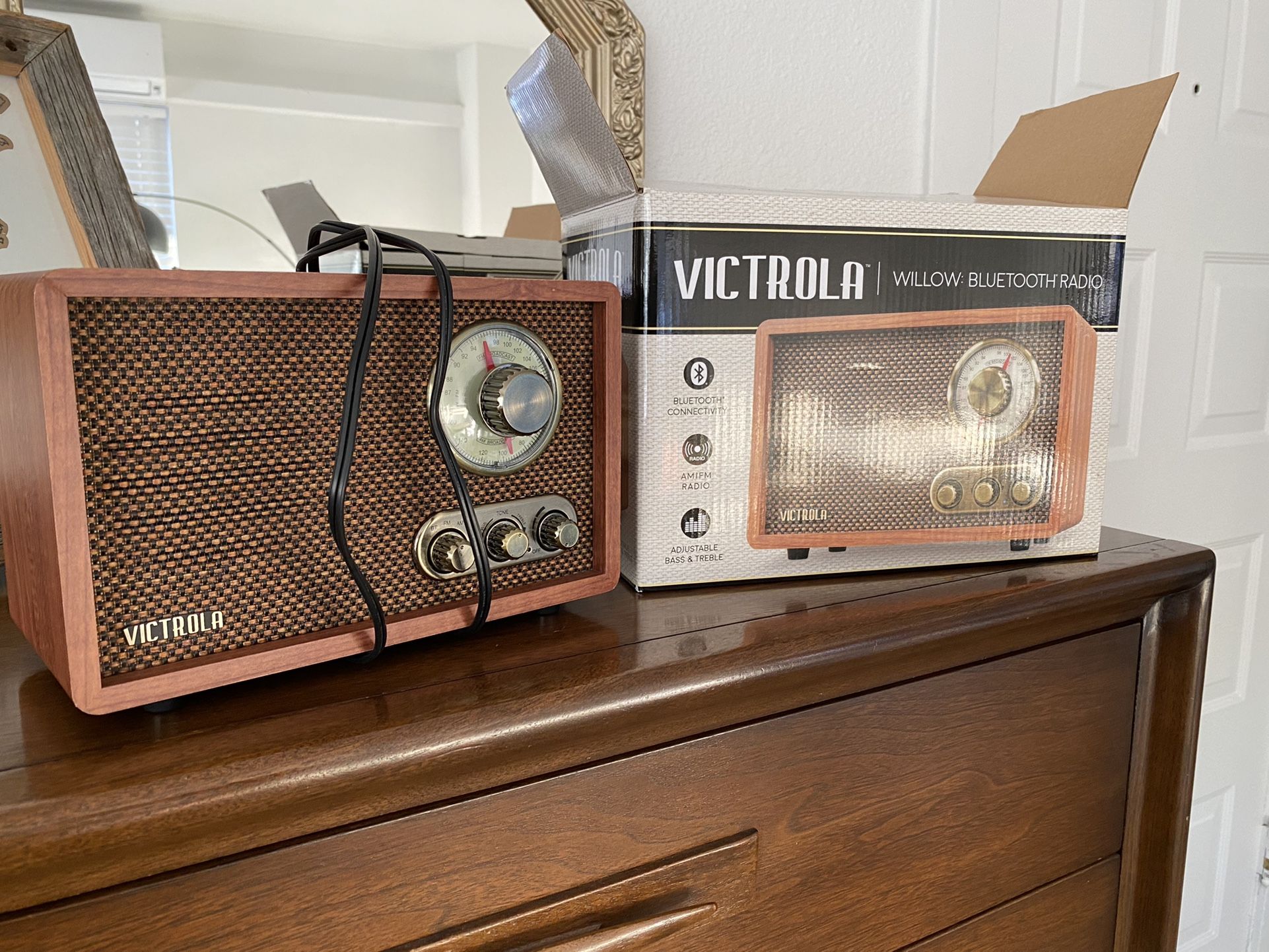 Victrola Bluetooth Radio