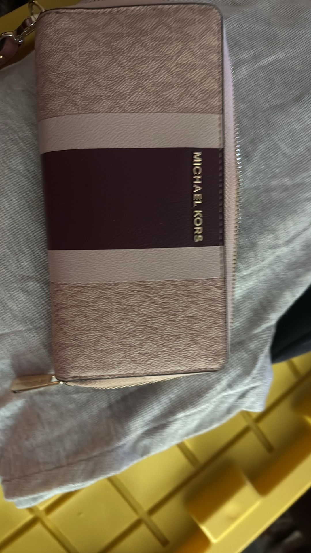 Michael Kors Wallet/Wristlet