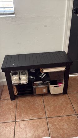 Bench shoe rack