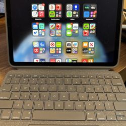 iPad Air 5th Generation (WiFi) 64GB With Keyboard and AppleCare+