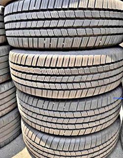 245: 75R17 Michelin Tires Usadas En Perfecta Condición Set (4 