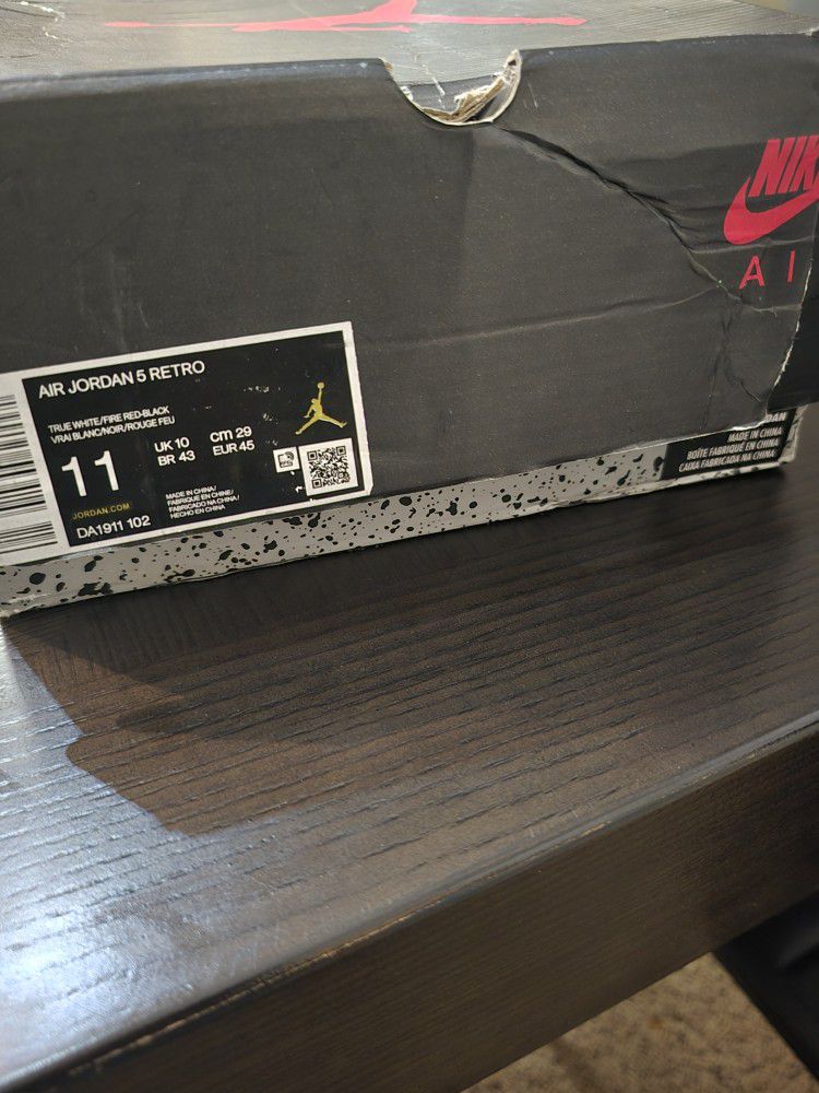 Air Jordan Retro 5 Size 11 Red L, White, And Black