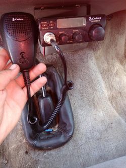 I have nice cobra cb radio n walkey talkey matchs an coilovers for a Honda Civic need gone today asking 200