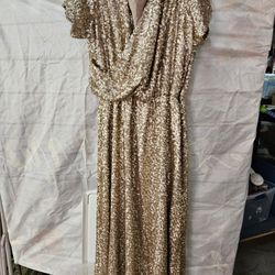 Vestido dorado con ojuelas medida 2XX ( extra grande ), bonito para fiestas Naviden̈as 