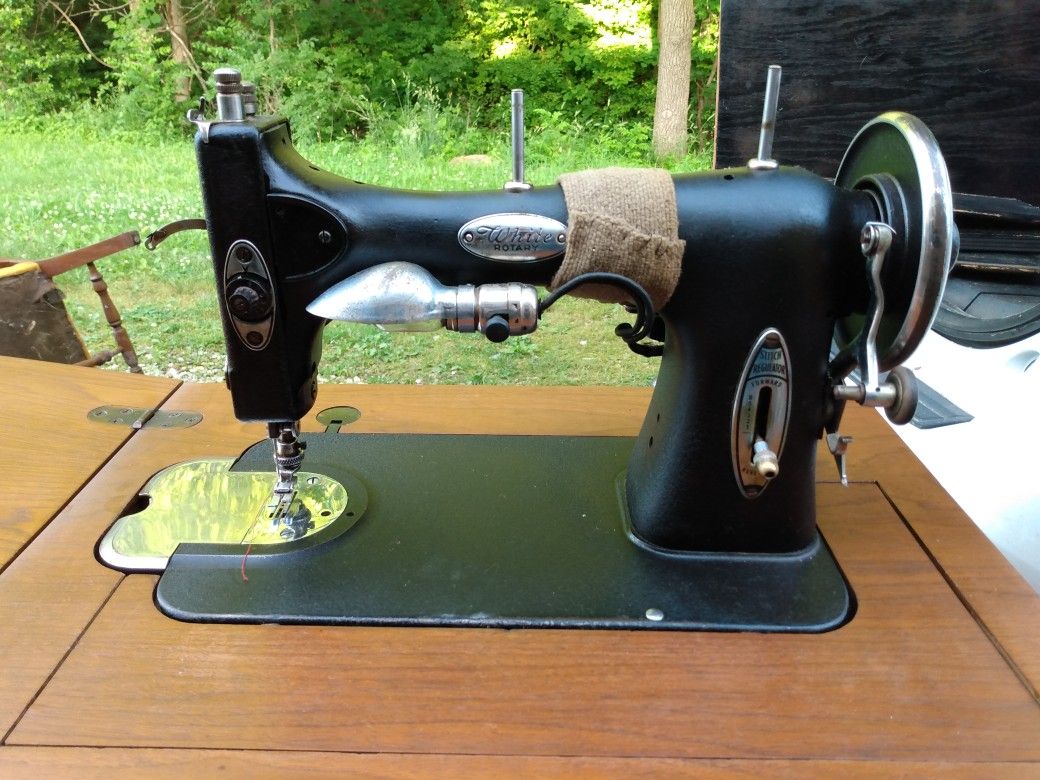 Vintage White Sewing  Machine And Tabke