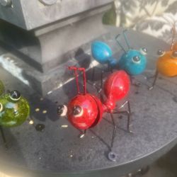 Retro looking Picnic Metal Ants (set of 4) for Garden Yard Decor Table Outdoor