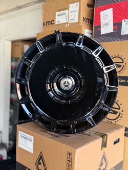 22” staggered fitment wheels for Mercedes and bmw vehicles. We finance with 0% down money