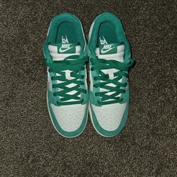 Nike Dunk Low "Malachite"
