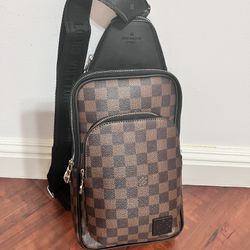 Louis Vuitton Avenue Sling Bag 