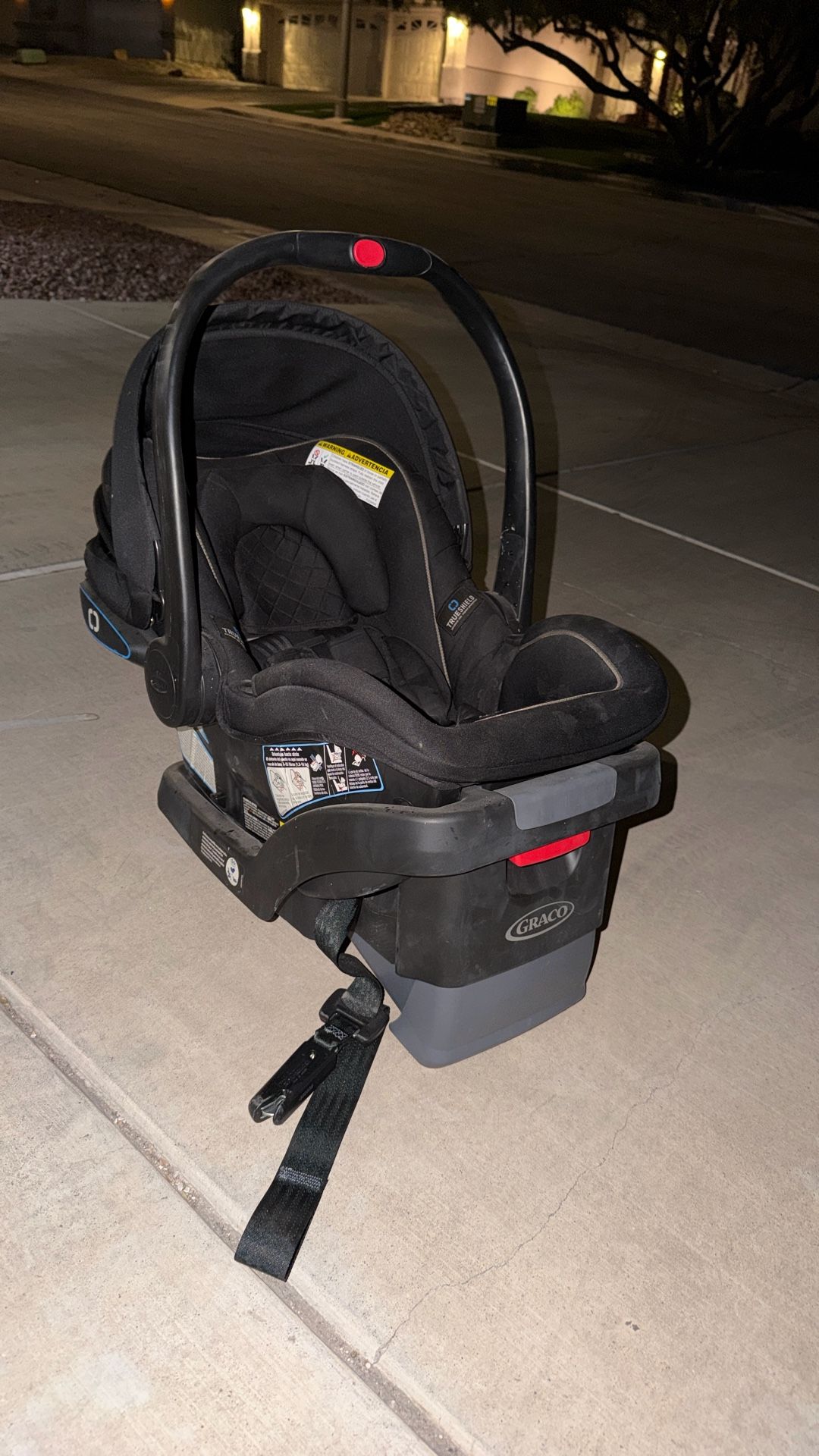 GRACO SnugRide Infant Car Seat W/Base (Will Bundle Deal With Stroller)