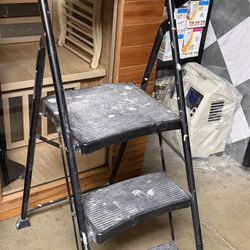 Gorilla 3 Step Ladder w. Paint Tray