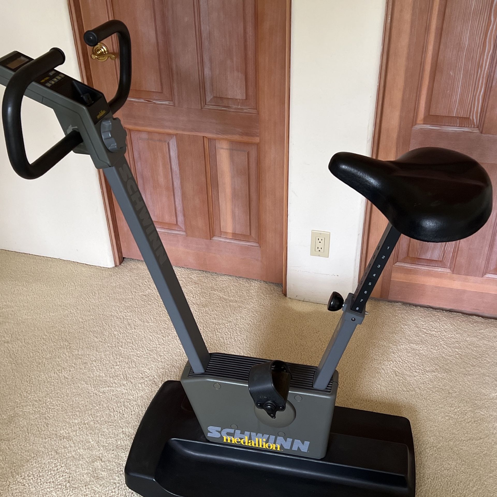 Schwinn medallion hotsell exercise bike
