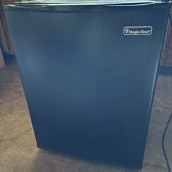 Magic Chef Mini Fridge 