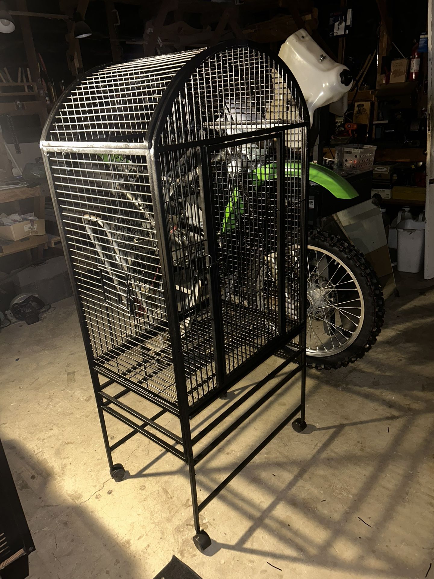 $100 Large Iron Dome Bird Cage