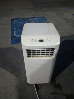 Hi Sense 6000 BTU portable Air Conditioner\ Dehumidifier