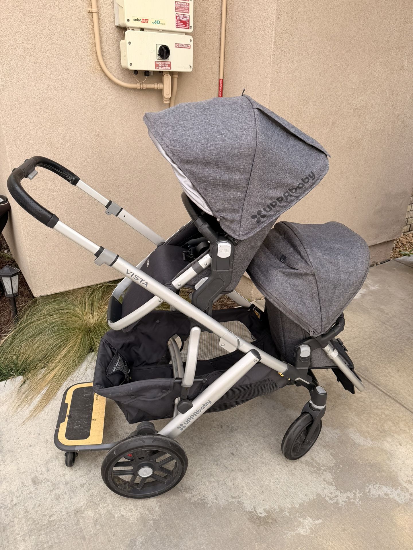 Uppababy vista Stroller and Bassinet 