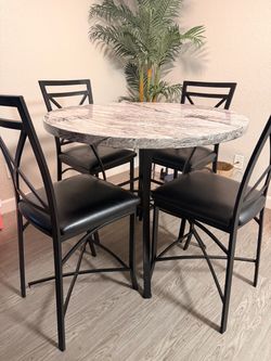 Round Table with 4 Chairs
