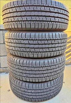 235 65 18 Goodyear tires Con Excelente calidad Las 4