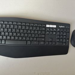 Logitech K850 Keyboard / Mouse