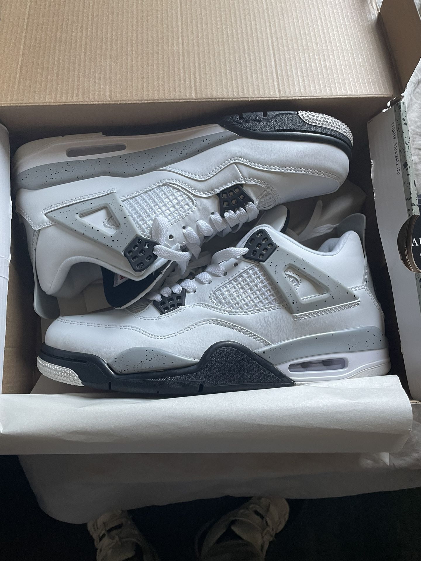 Air Jordan 4 Retro Of White Cement