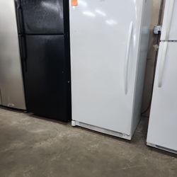 Frigidaire 17cf Upright Frost Free Freezer 