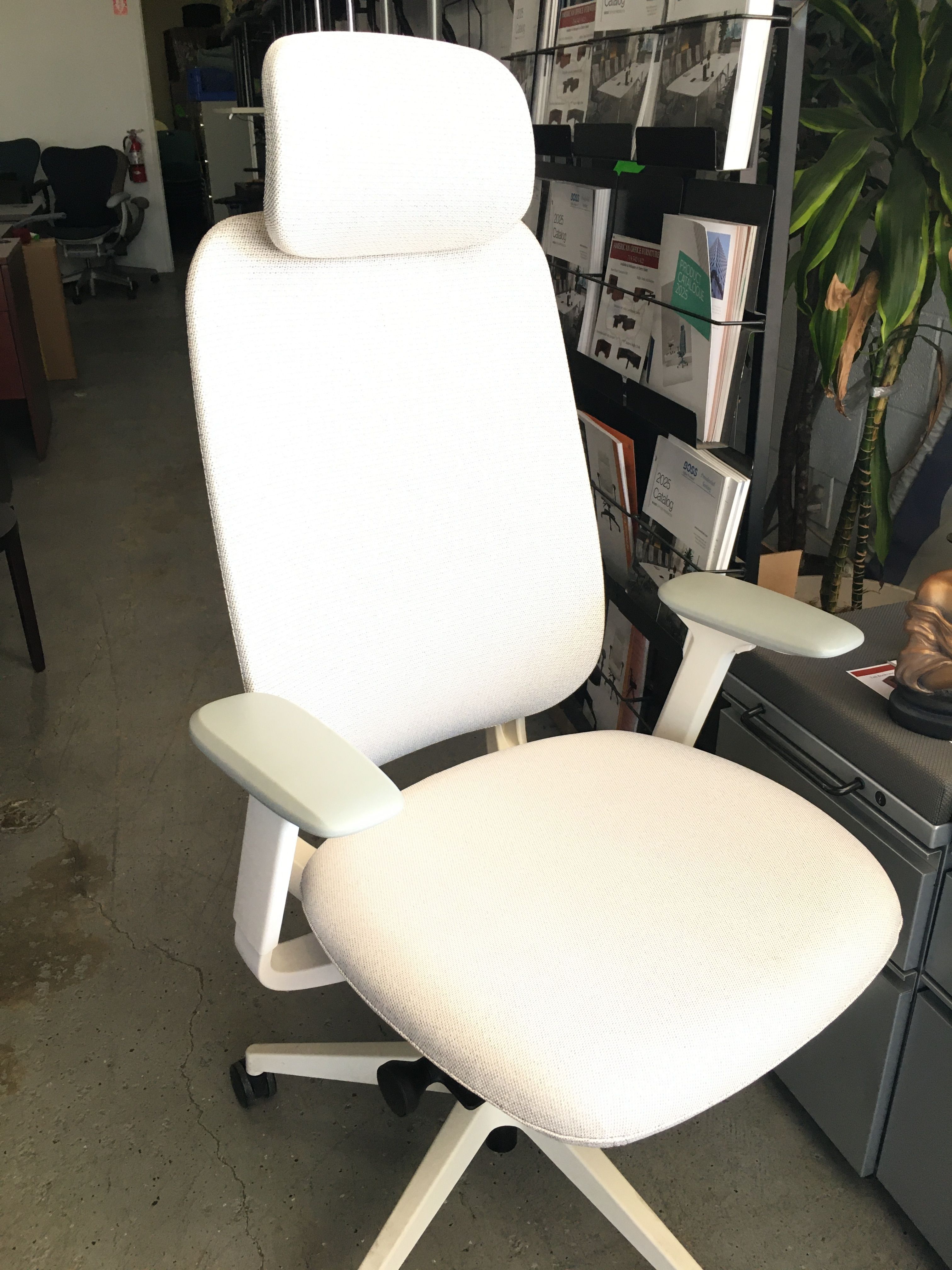 Chair Floor Sample Chair – Open Box