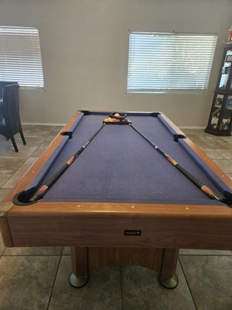 Pool table 