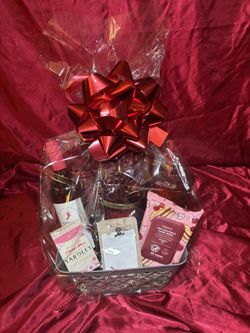 Love / Gift Basket For Women 