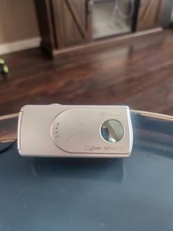 Sony Cybershot DSC-U30 Camera