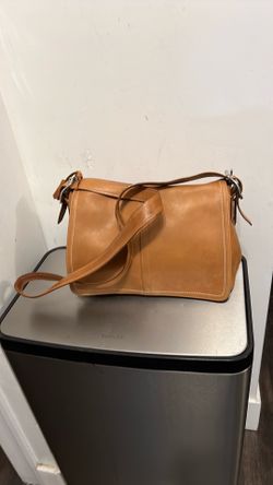 Coach. Crossbody medium