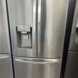 LG Bottom Freezer Refrigerator With Instaview  