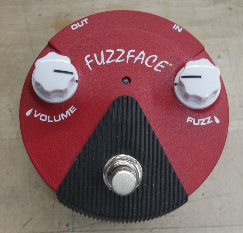 Dunlop Fuzz Face Guitar Pedal Red Tested & Working used mint. used. tested. in a good working order. 