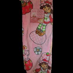 Strawberry Shortcake Throw 50x70in  - Easter Egg