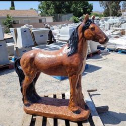 Caballo De Estatua