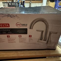Bathroom Faucet 4”on Center Delta Brand New 