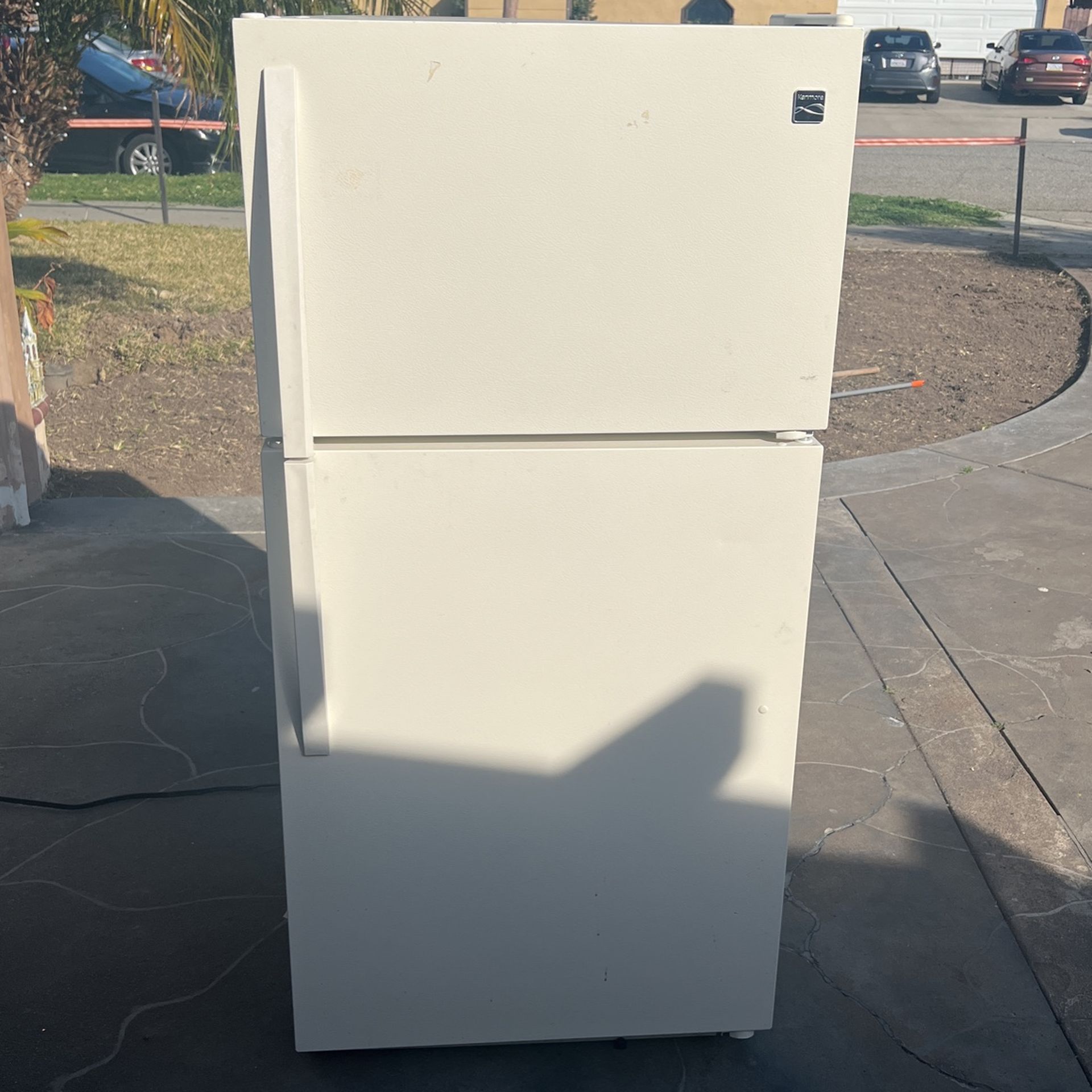 Kenmore 5ft Fridge And Freezer