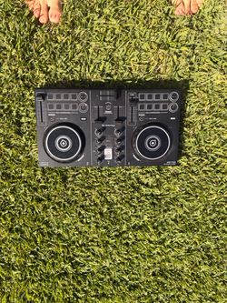 DJJ 200 dj controller