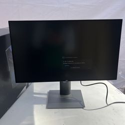 Dell UltraSharp U2720Q 27 Inch 4K UHD 3840x2160 LED Backlit LCD IPS USBC Monitor